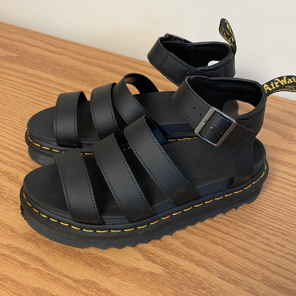 Dr. Martens Blaire platform sandal - Black, Size 8-9